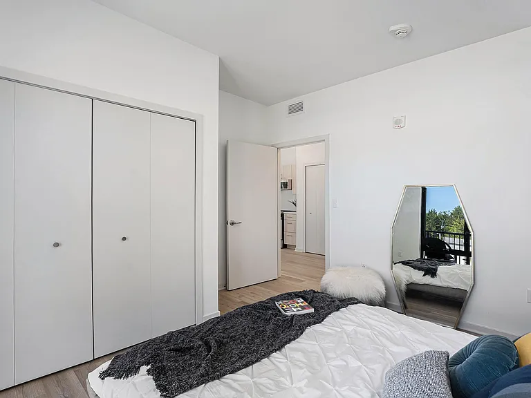 7410 Kercheval Ave #201 — Photo 19