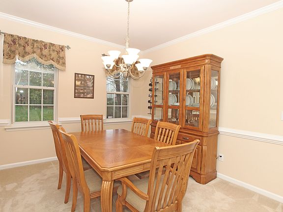 4th image of 16904 Glassfield Dr