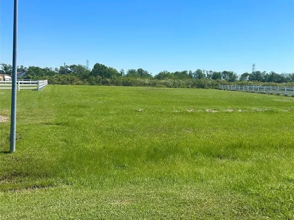 17327 Lake Ridge Cir, Rosharon, TX 77583