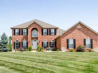 8321 Castle Ridge Dr, Troy, IL 62294