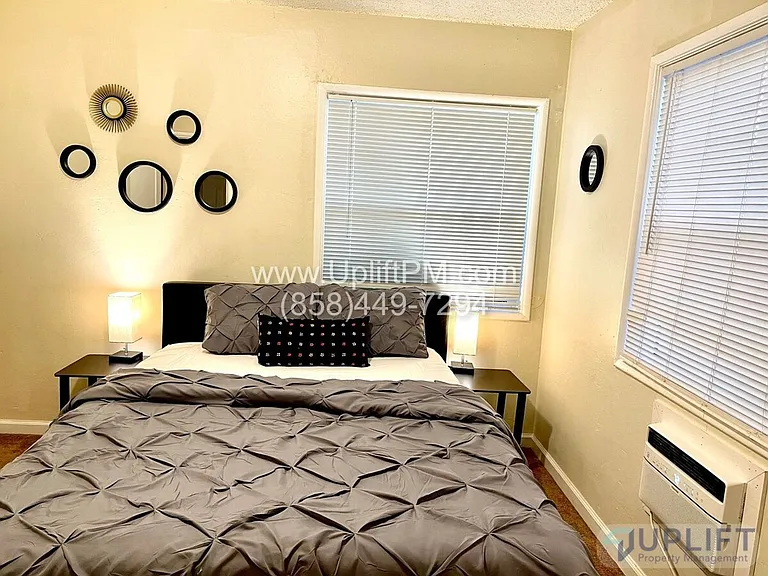 4829 Castle Ave — Photo 3