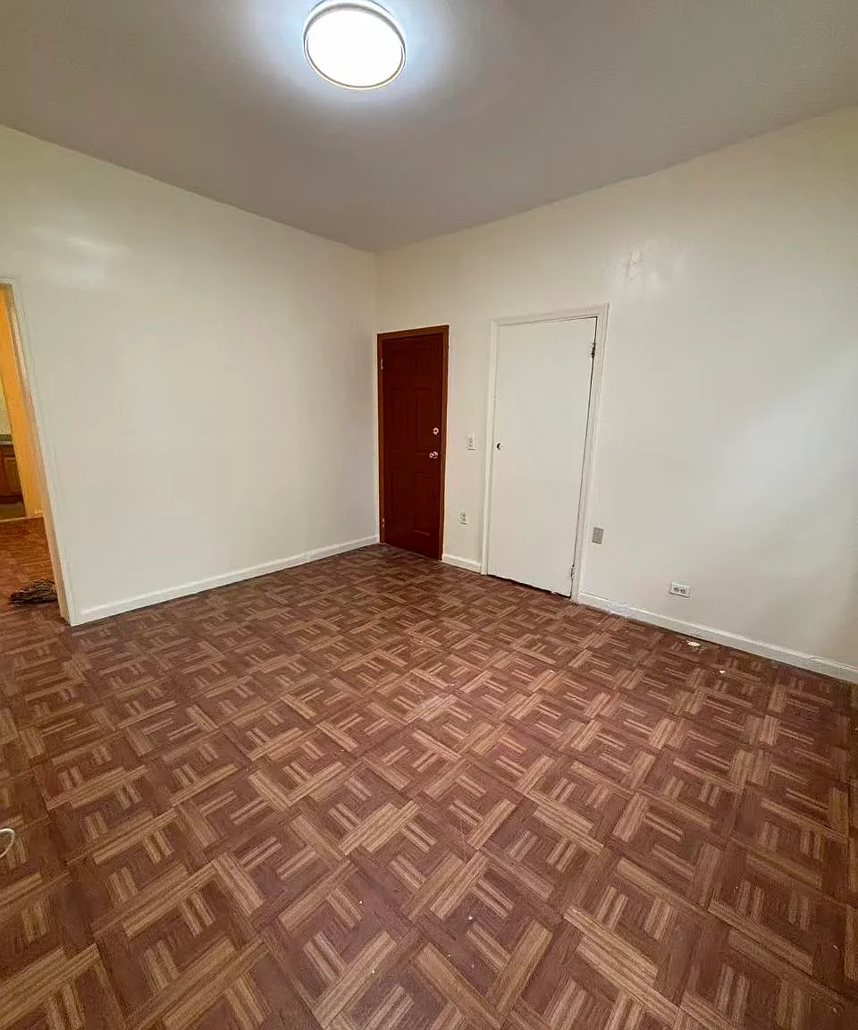 3 bed, 1000 sqft, $2,950 — Photo 2