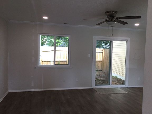 5th image of 3689 Windmill Dr