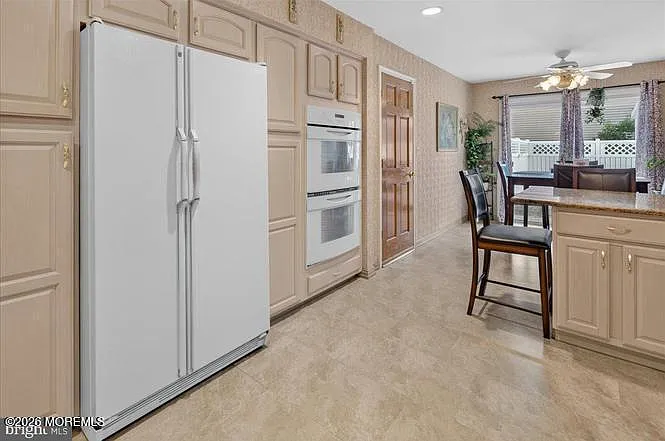 12 Virginia St — Photo 3