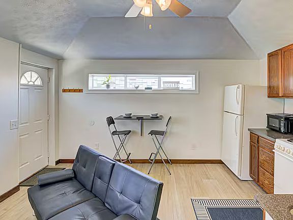 4th image of 5169 Caroline Ave