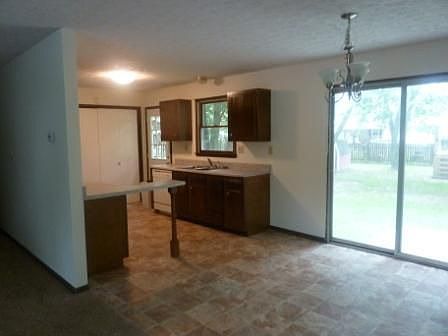 4th image of 131 Bartlett Dr