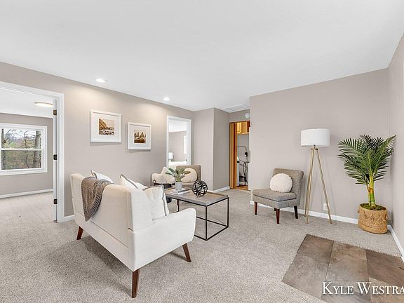 5th image of 3598 Egner St NE
