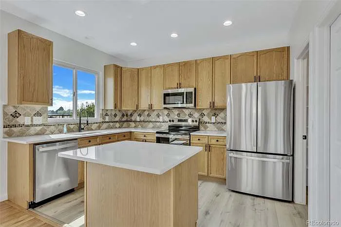 106 Blue Stem St — Photo 2