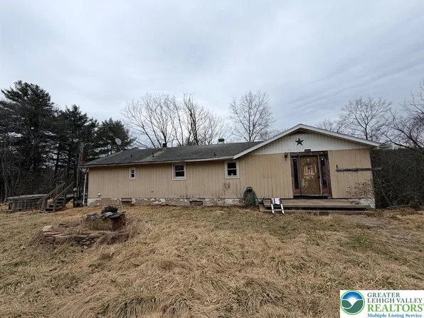 260 Creek Rd, Wapwallopen, PA 18660