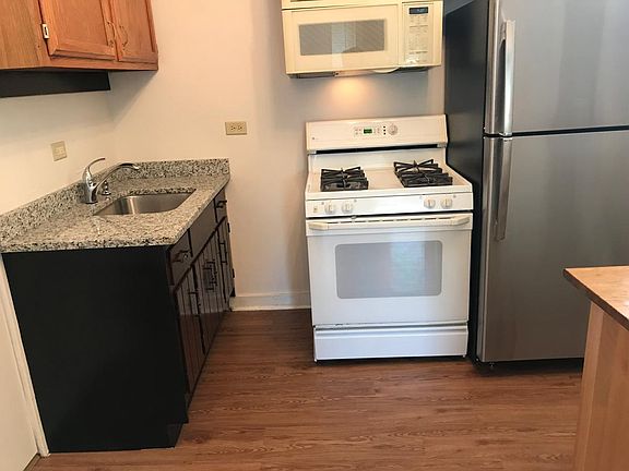 3rd image of 3217 W Beach Ave