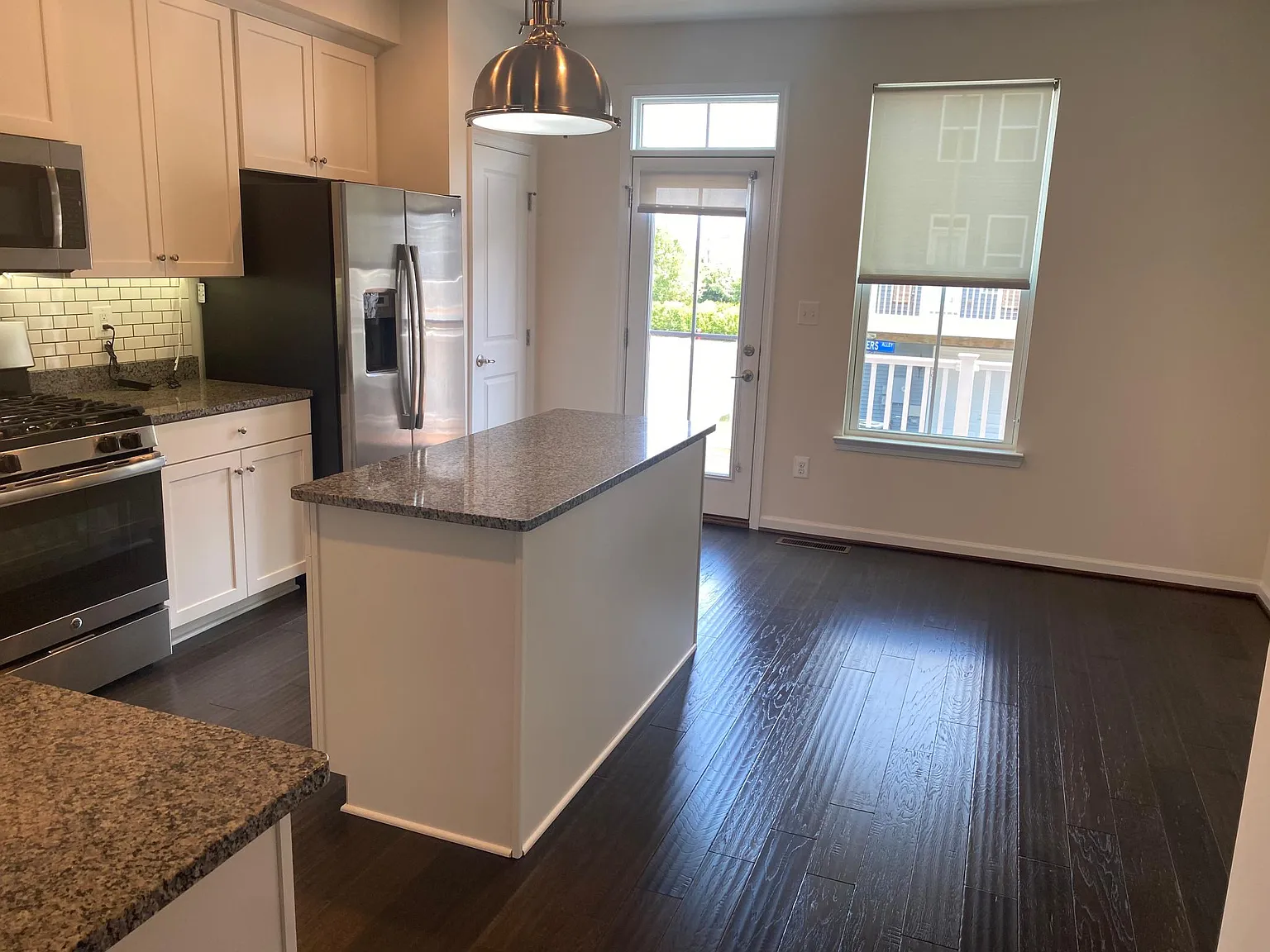 3 bed, 3.5 bath, 1612 sqft, $2,950 — Photo 4