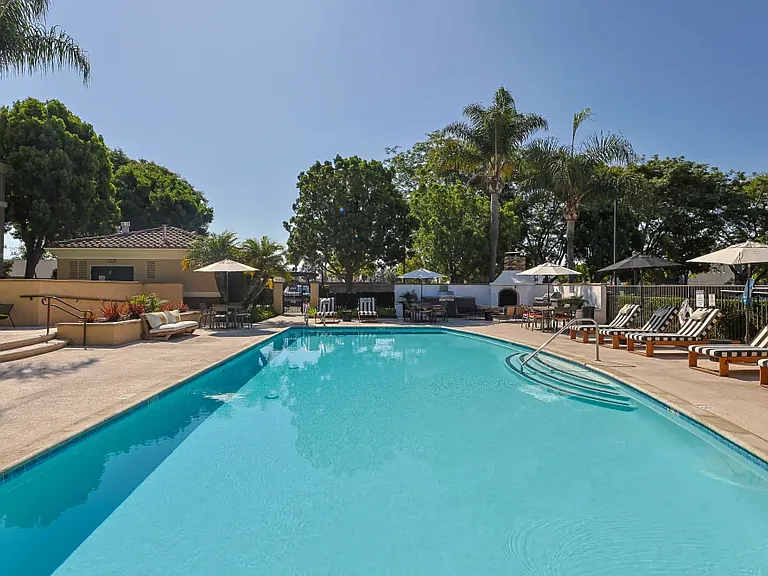 Allure at Camarillo — Photo 18