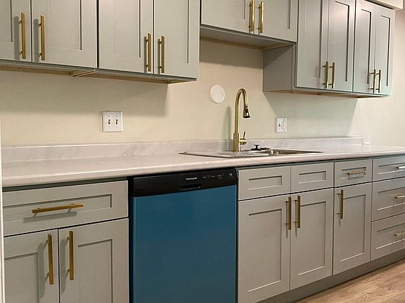 4th image of 2812 E Bel Aire Dr APT 102