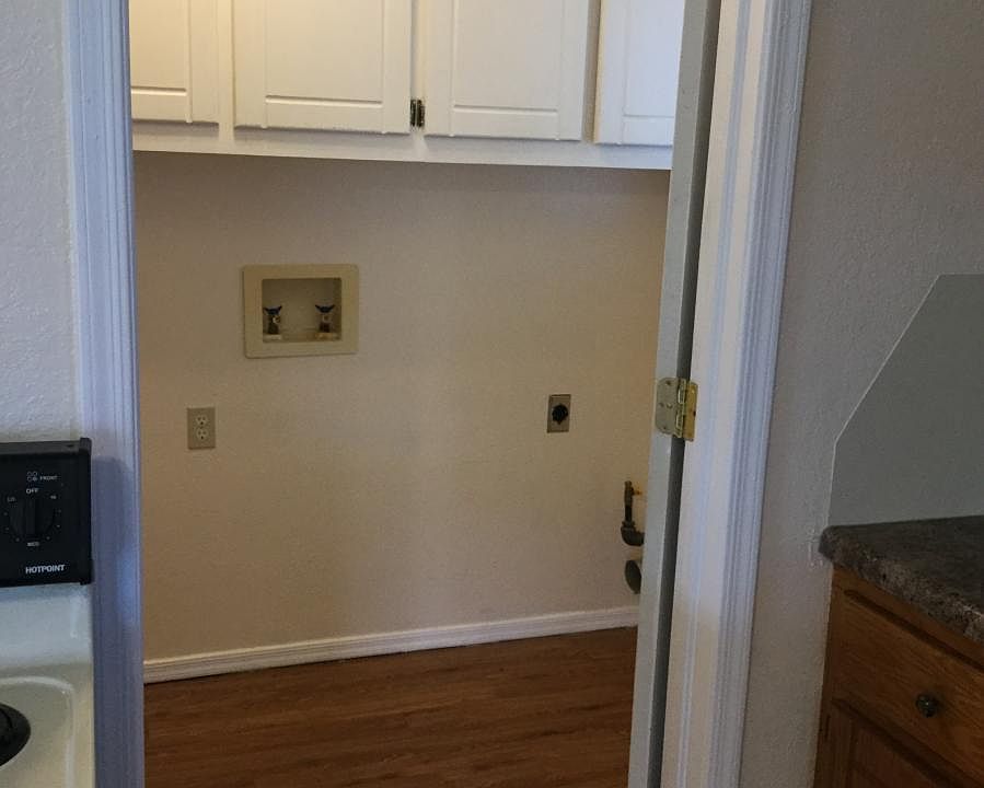 1st image of 1829 Candlewood Dr