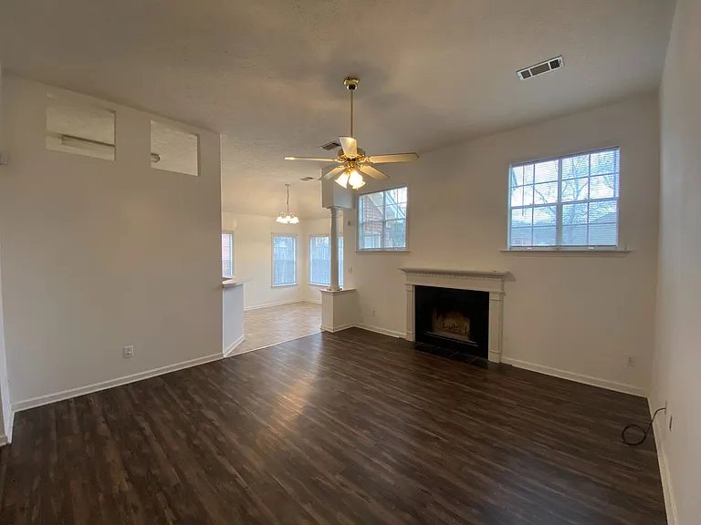 7936 Copperfield Dr — Photo 5