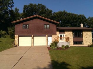 2829 Carter Rd, Dubuque, IA 52001