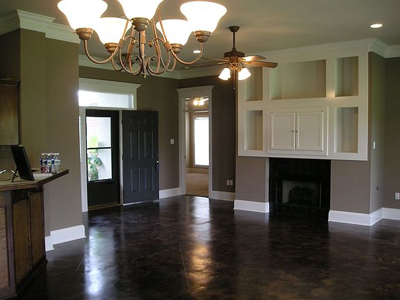 Open floor plan, scored 