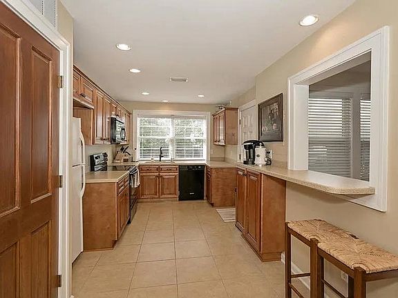 5th image of 4204 Pinewood Ave