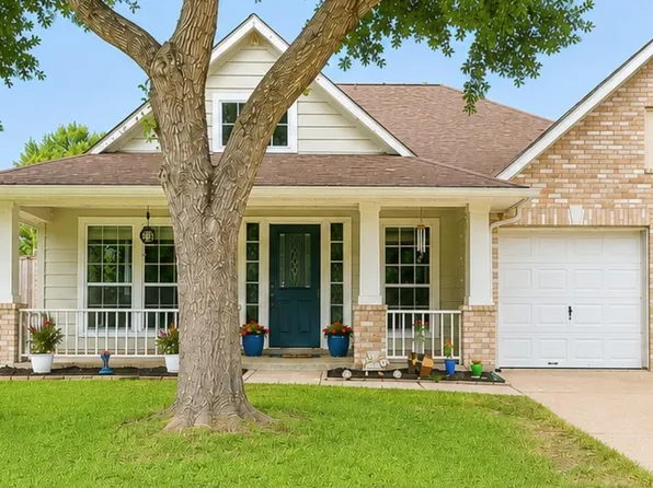 1303 Mayberry Cir, Sugar Land, TX 77479