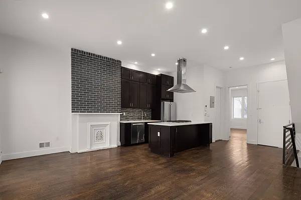 Sold by Compass | media 5