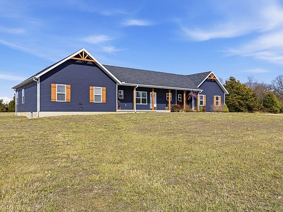 2nd image of 140 Fairoak Lane