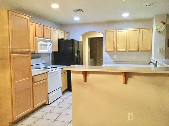 4th image of 16016 N 158th Ln
