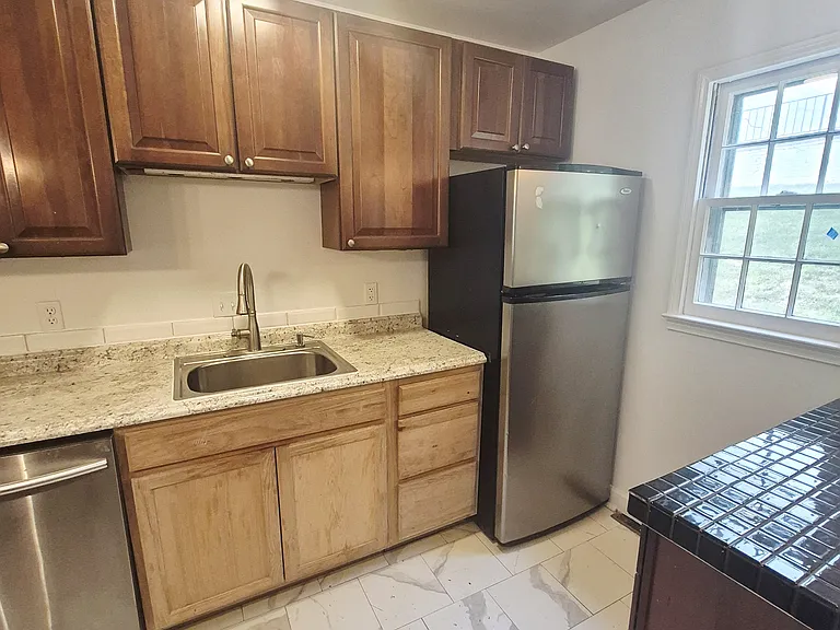2404 Barracks Ct #1 — Photo 6