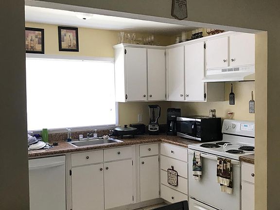 4th image of 316 W Howry Ave APT 1