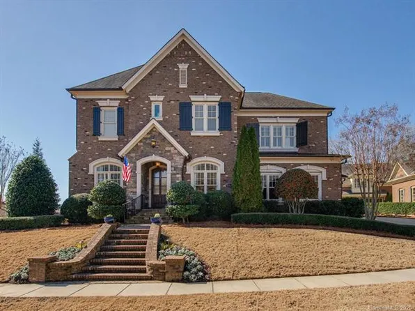 9505 Heydon Hall Cres, Charlotte, NC 28210
