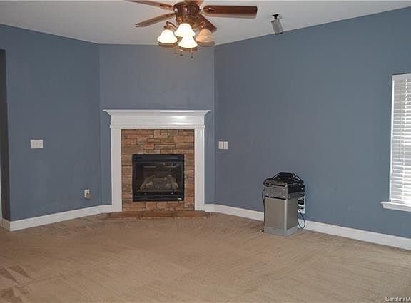 4th image of 221 Ranlo Ave