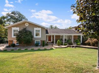 10772 Forest Circle Dr, Saint Louis, MO