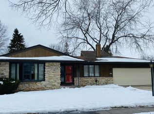 1247 Parkwood Blvd, Sheboygan, WI 53081