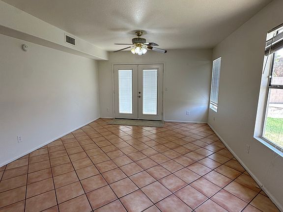2nd image of 4113 E Wildwood Dr