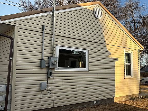 2nd image of 314 W Walnut St