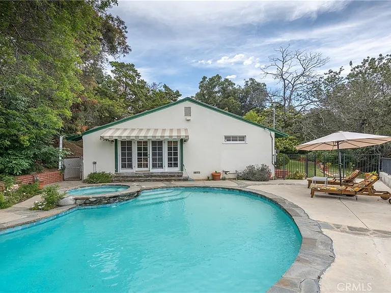 11446 Amanda Dr — Photo 42