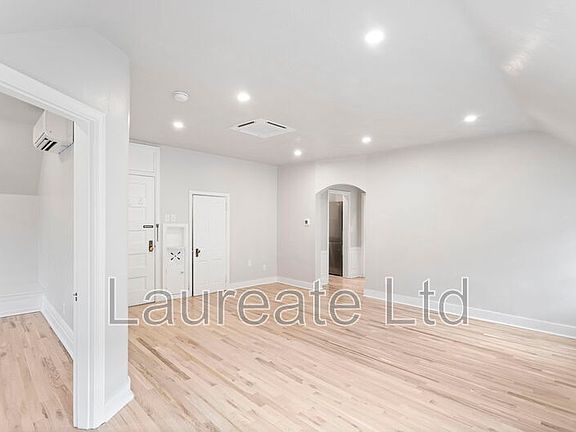 4th image of 1058 N Pearl St APT 4