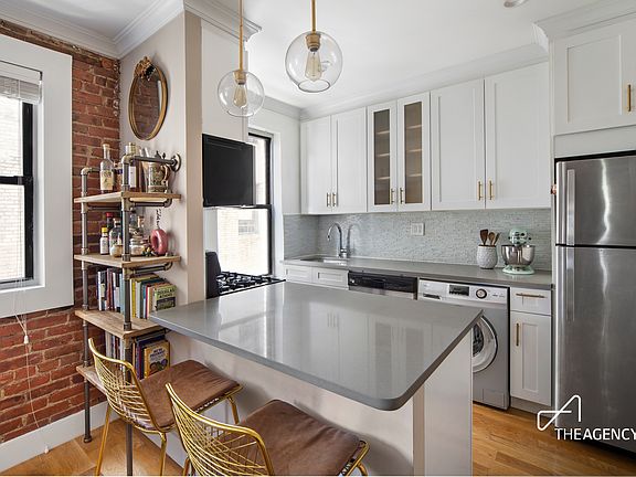 3rd image of 21-38 35th St APT 3C