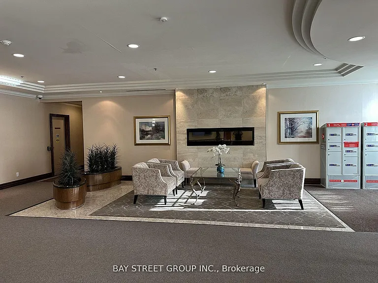 51 Baffin Ct #611 — Photo 4