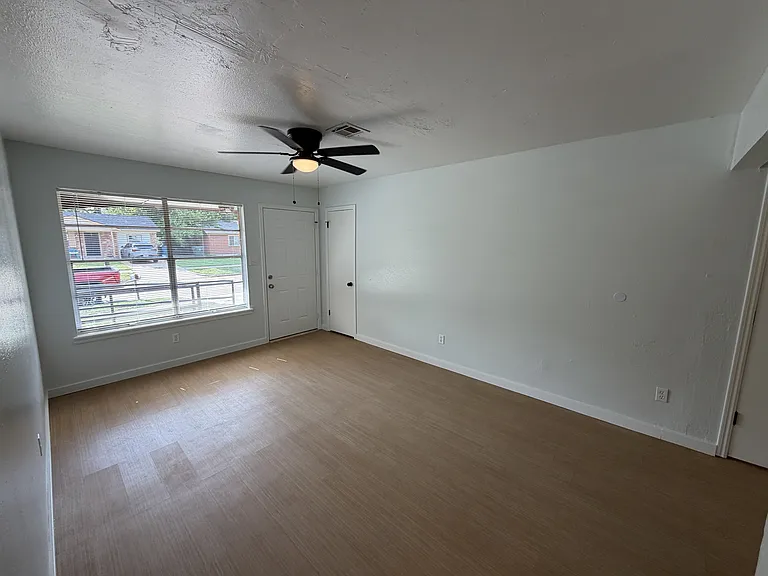 1204 McDonald Dr — Photo 6