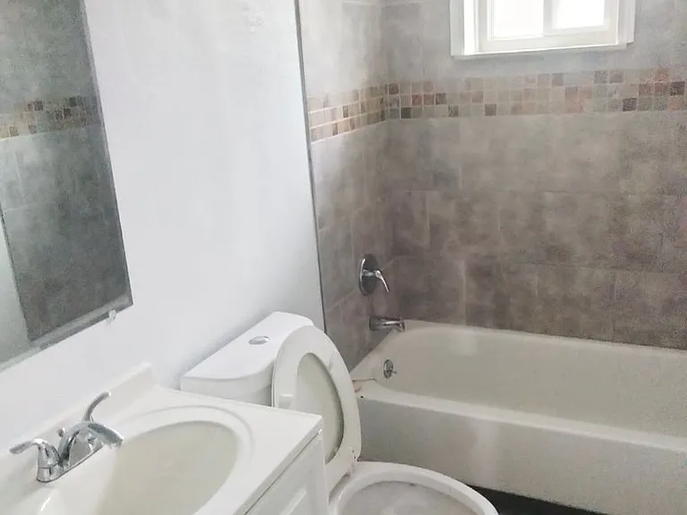 4241-4245 Manhattan Ave — Photo 6