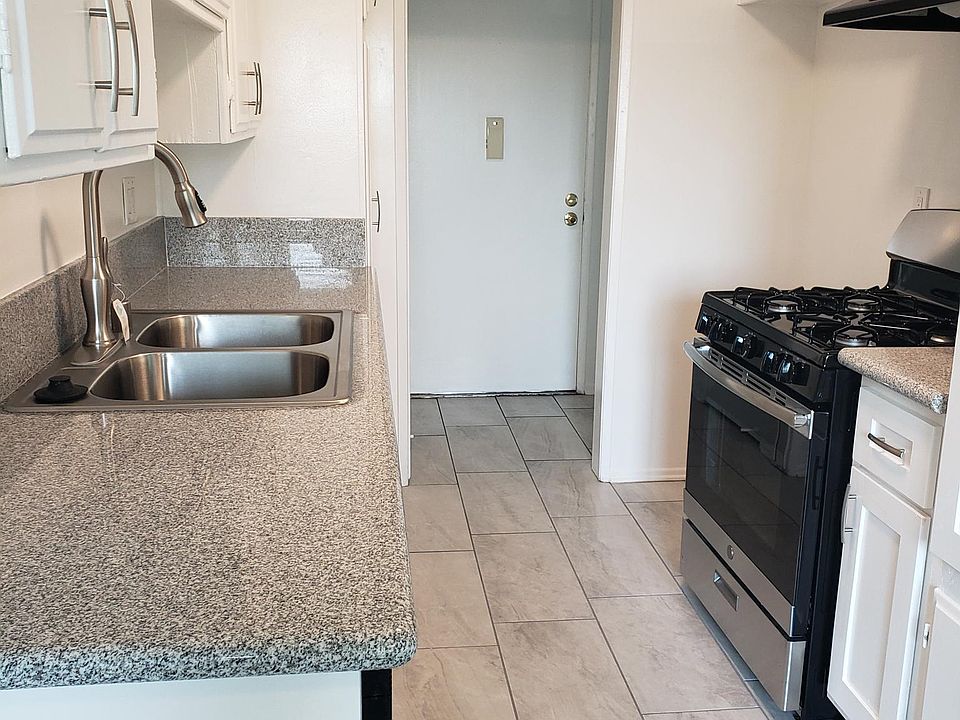 1st image of 425 N Hobart Blvd APT 214