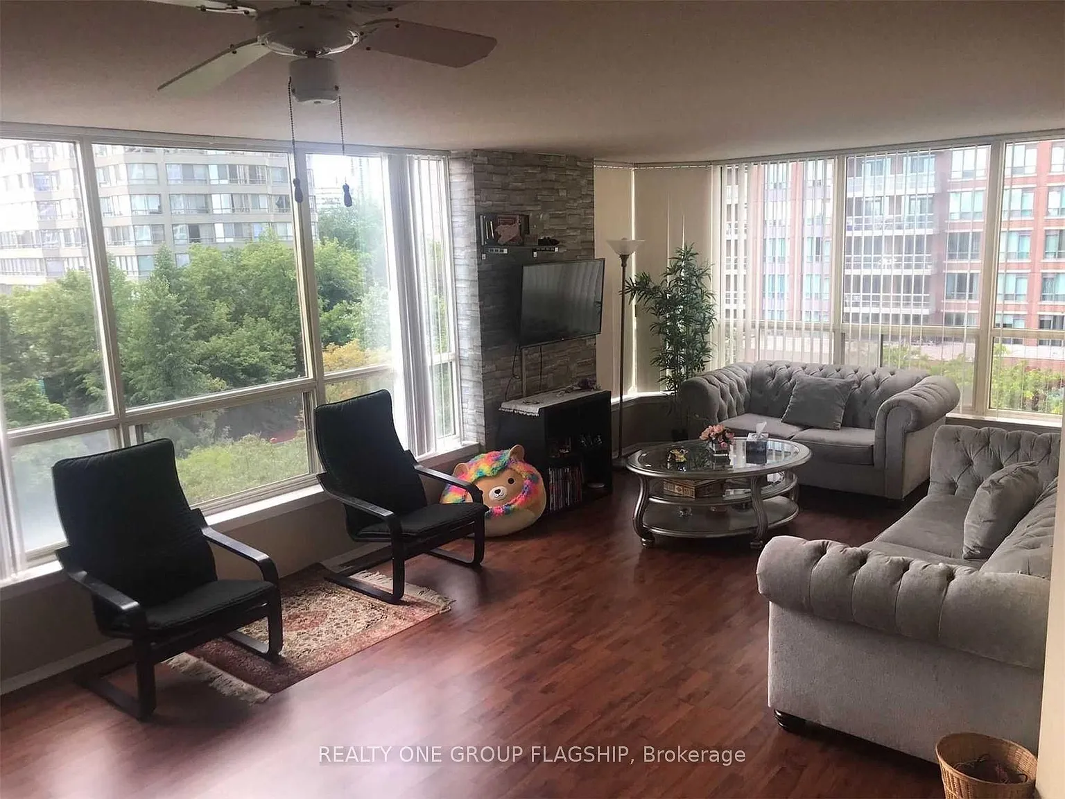 2 bed, $2,400 — Photo 2