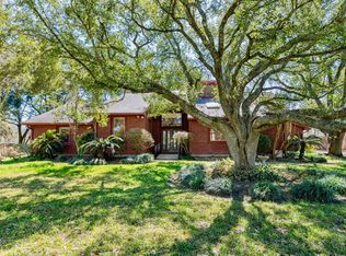 2104 Airline Dr, Friendswood, TX 77546