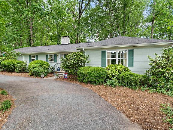 3rd image of 908 Brentwood Dr