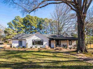 312 Peterson Lake Rd, Collierville, TN 38017