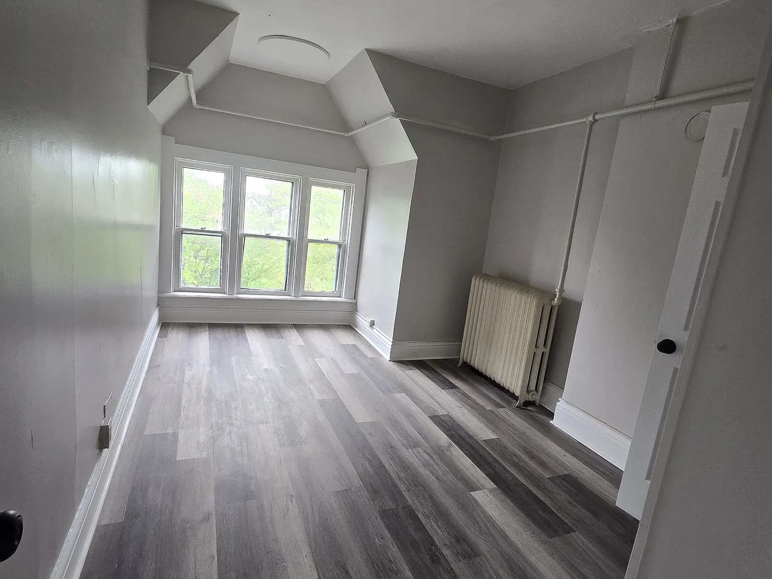 1014 Superior — Photo 3