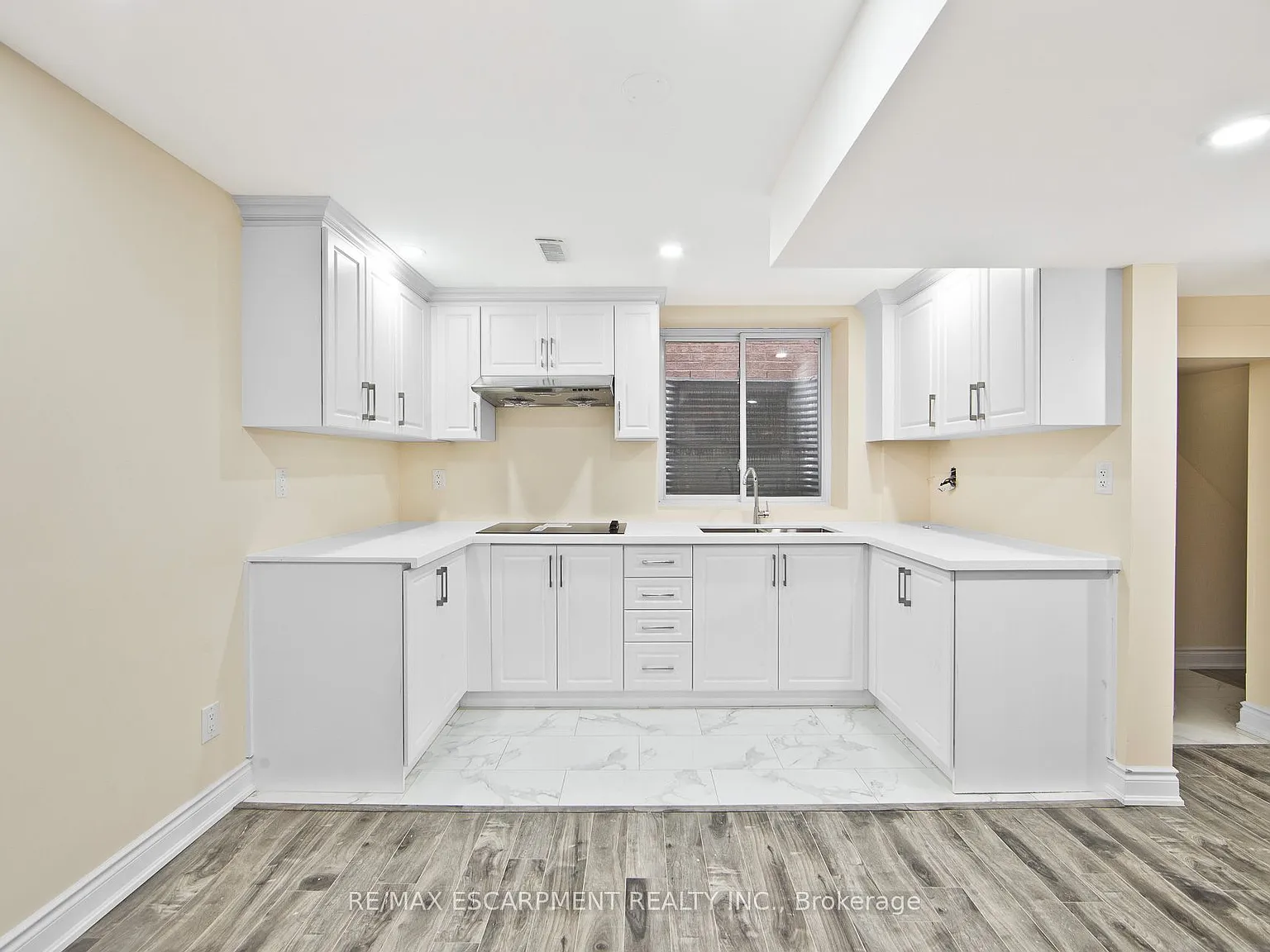 2 bed, $1,899 — Photo 2
