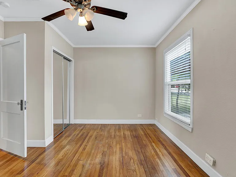 436 W Holland St — Photo 12