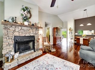 80 Honeymaple Ln, Franklin, NC 28734