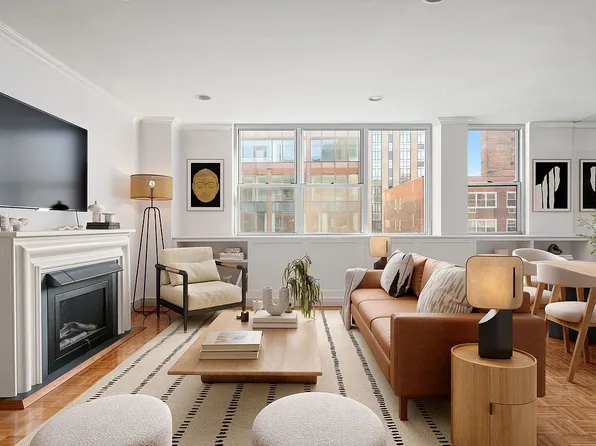 32 Gramercy Park S APT 15G, Manhattan, NY 10003